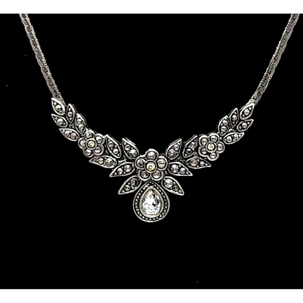 Avon Crystal‎ Floral Necklace Silver Tone Vintage Pendant